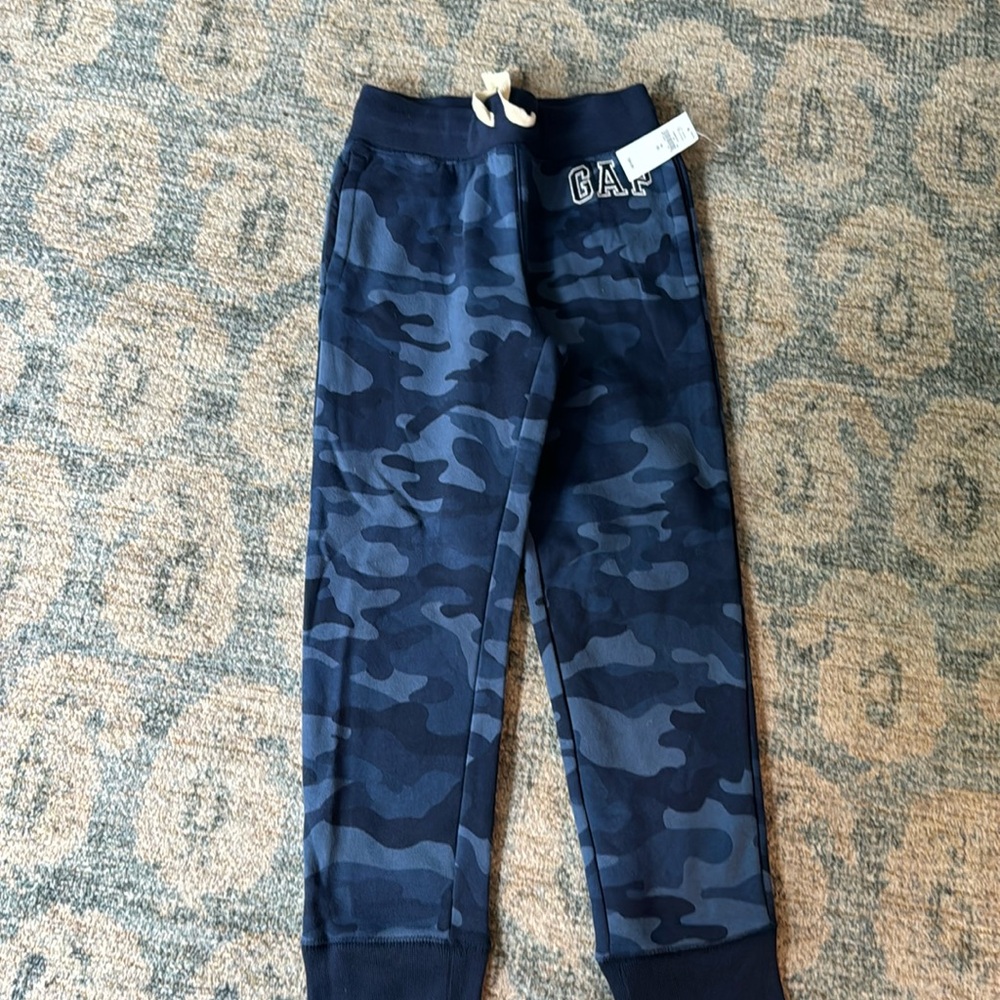 NWT Gap blue camo sweatpants